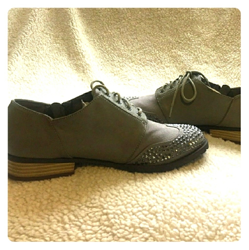 NWOT Michael Antonio Oxford Shoes with Rhinestones